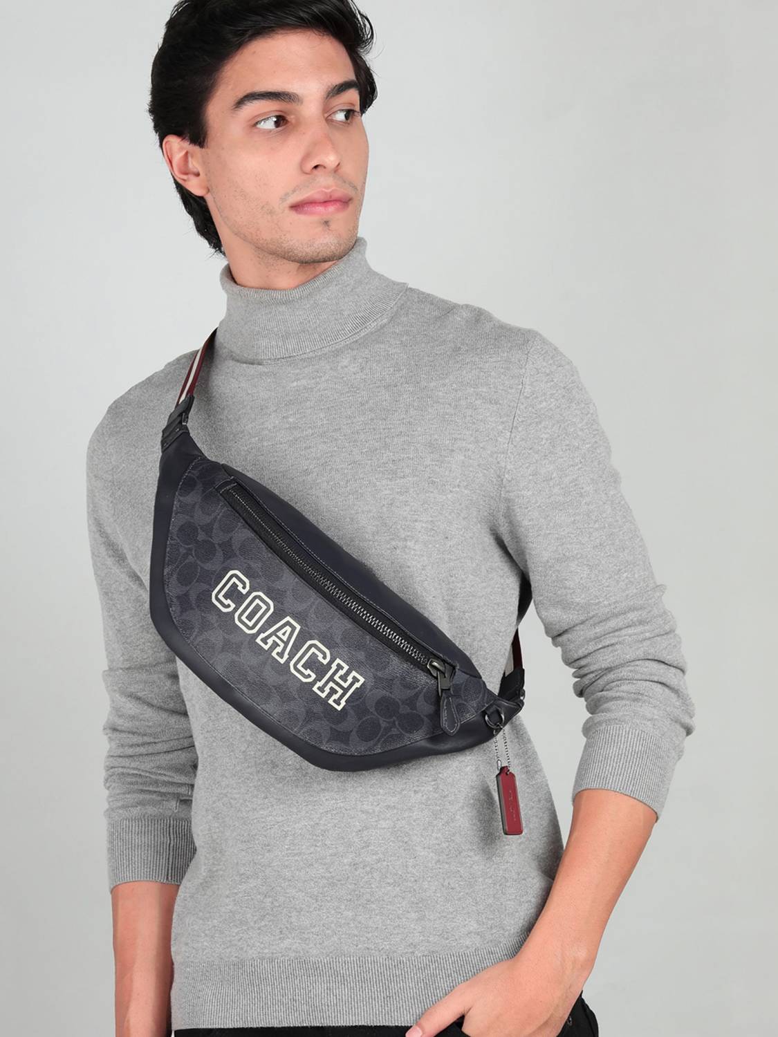 バッグ Coach waist bag/pouch Coach Belt Bag Black Signature : Amazon.in: Bags, Wallets and Luggage