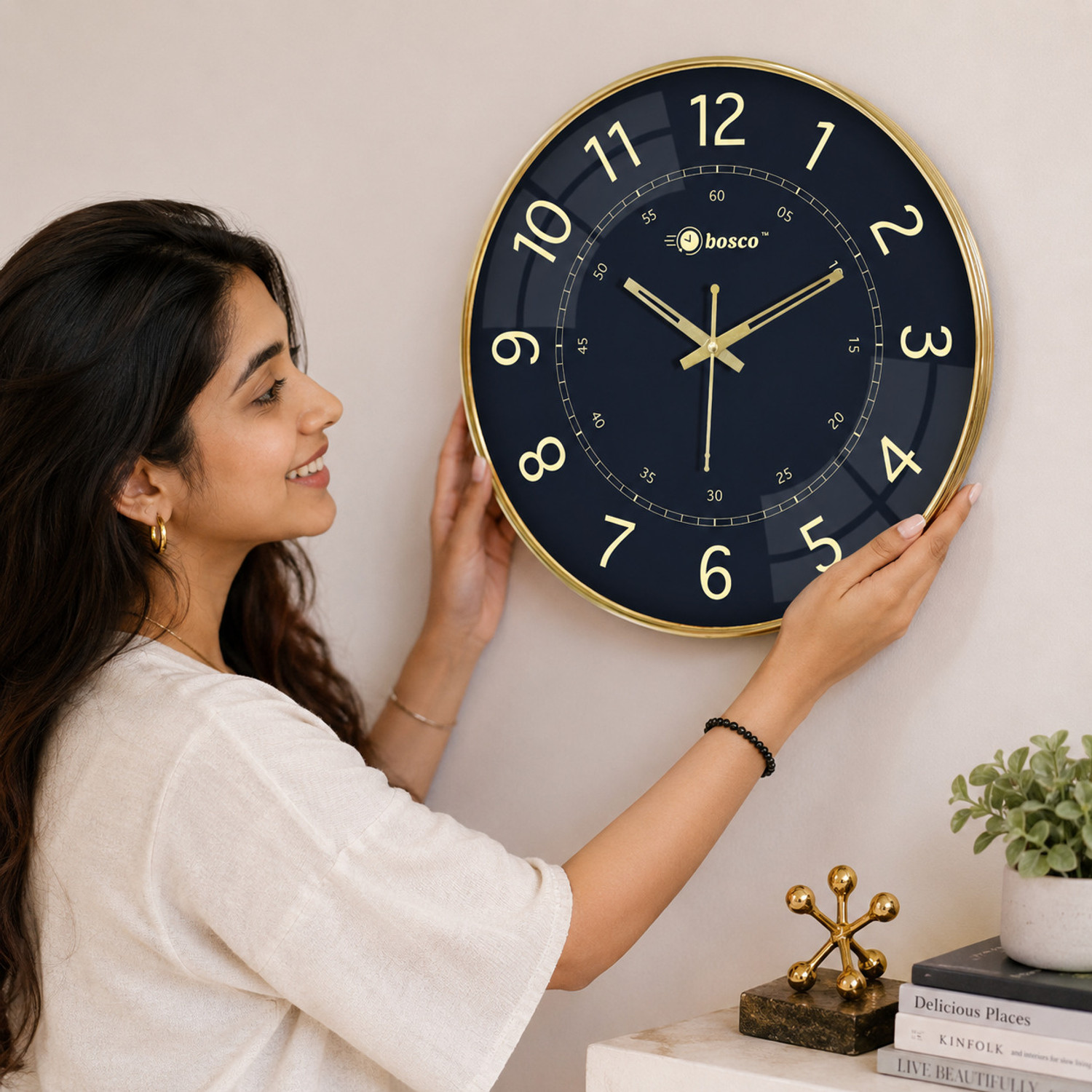 Image of BOSCO Analog 33 cm X 33 cm Wall Clock