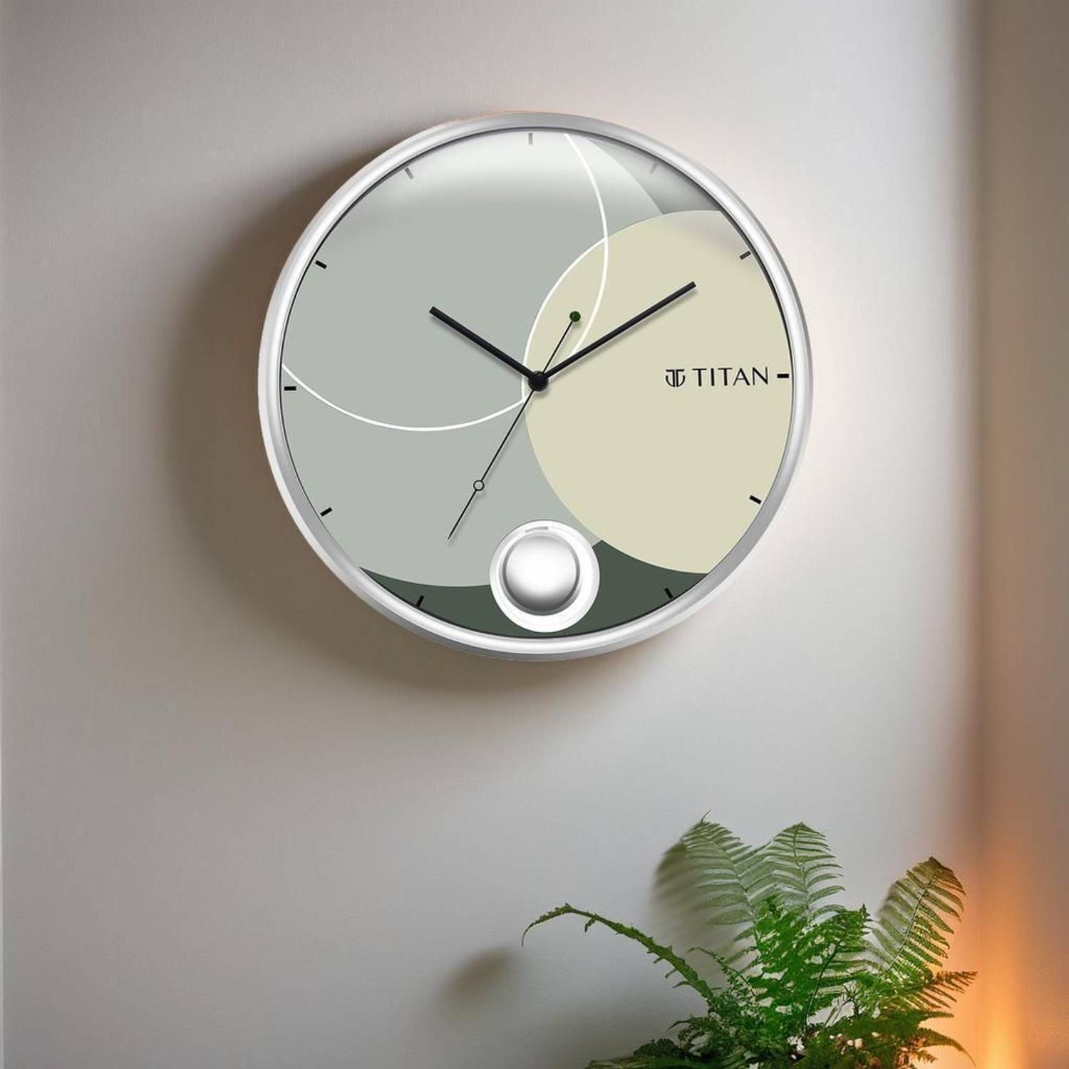 Titan Analog 35 cm X 35 cm Wall Clock (Silver, With Glass, Pendul