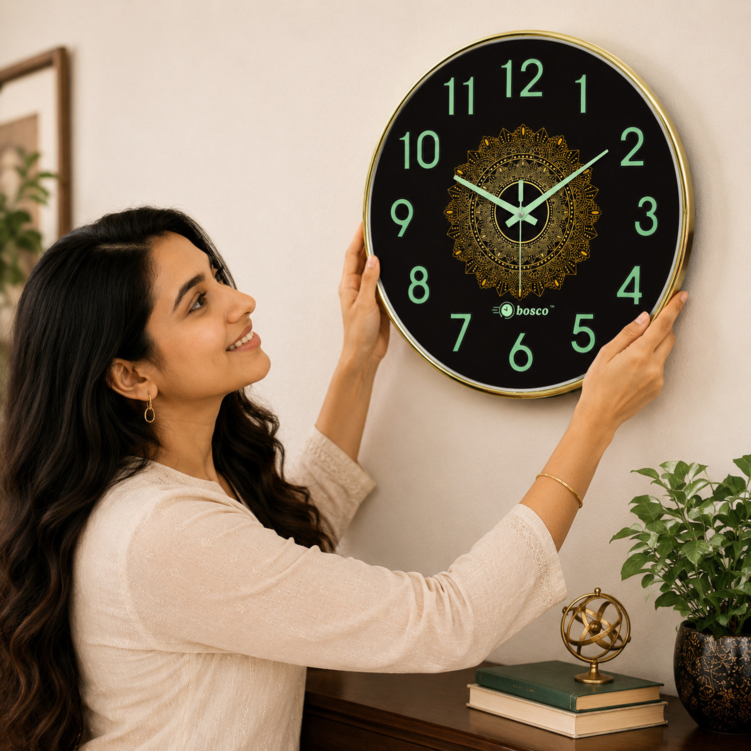 Image of BOSCO Analog 33 cm X 33 cm Wall Clock