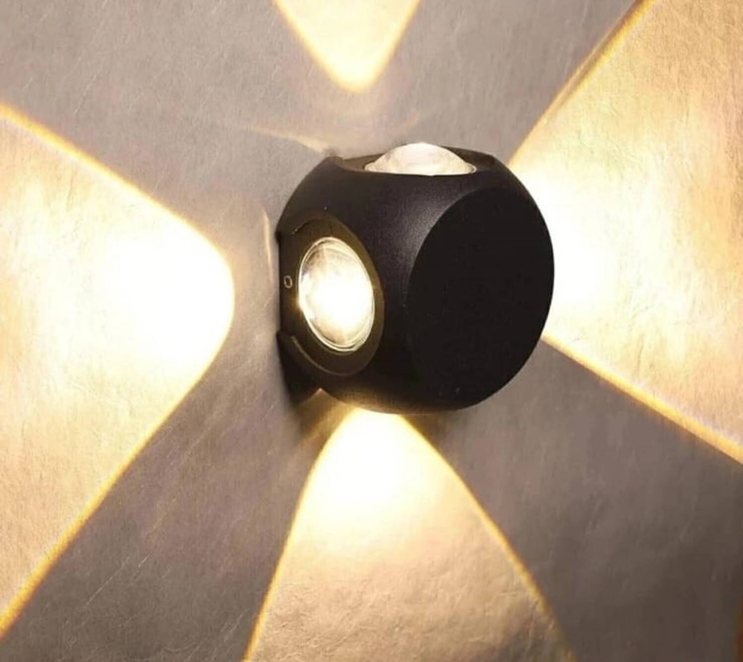 PRALINZ Wallchiere Wall Lamp With Bulb