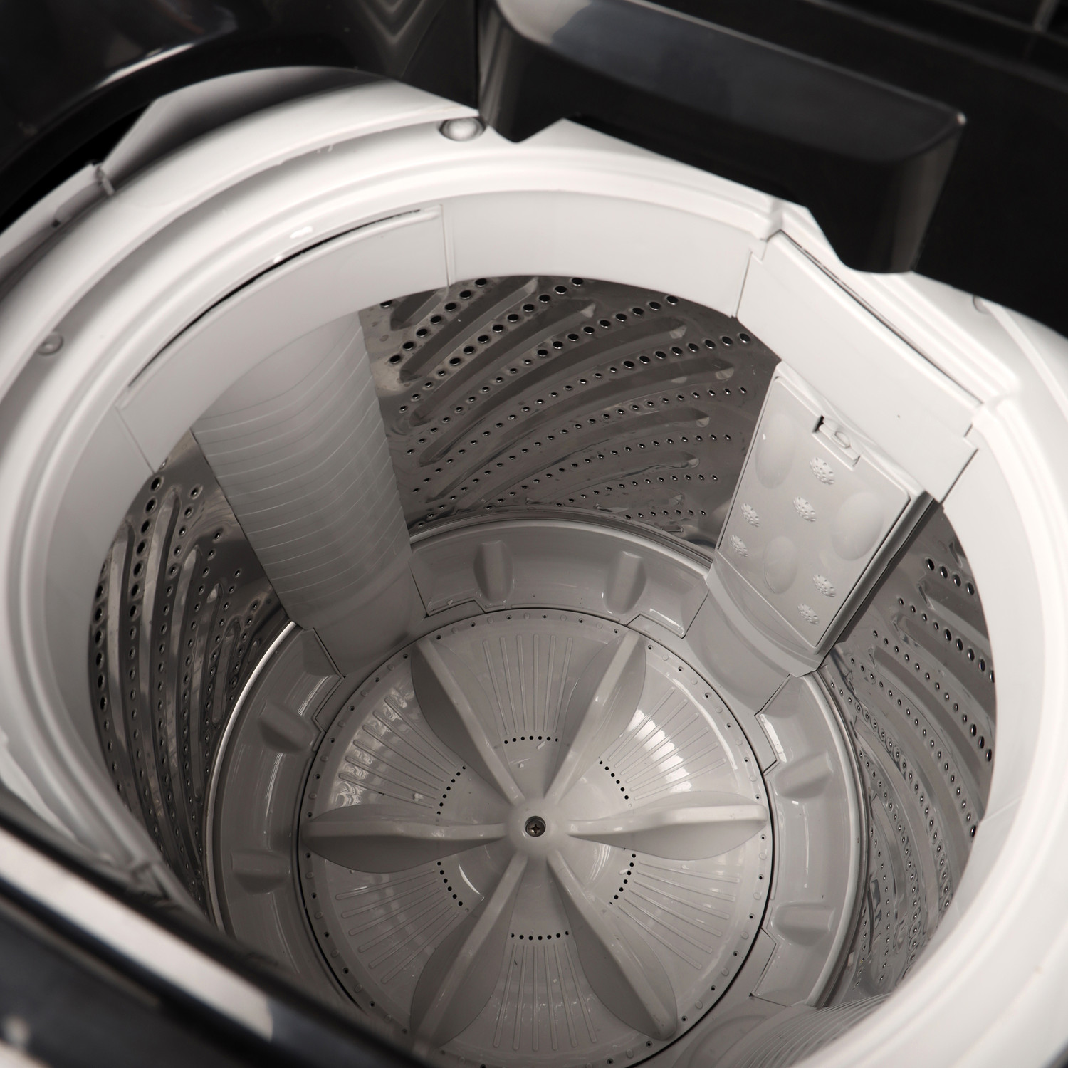 Image of Midea 7.5 kg Fully Automatic Top Load Black (MWMTL075FP0PNMB)