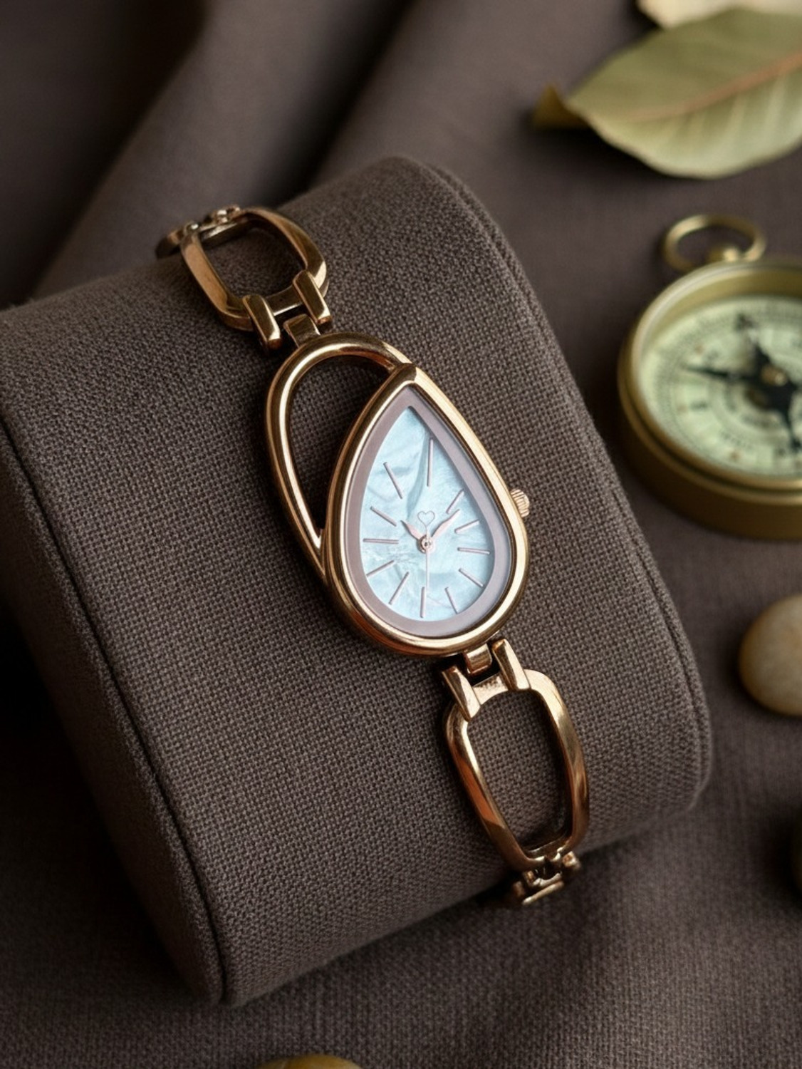 Image of Everglow Unique Teardrop Shaped Case Polished Silver Tone Bracelet. Pear Shaped Analog Watch For Women Analog Watch - For Girls