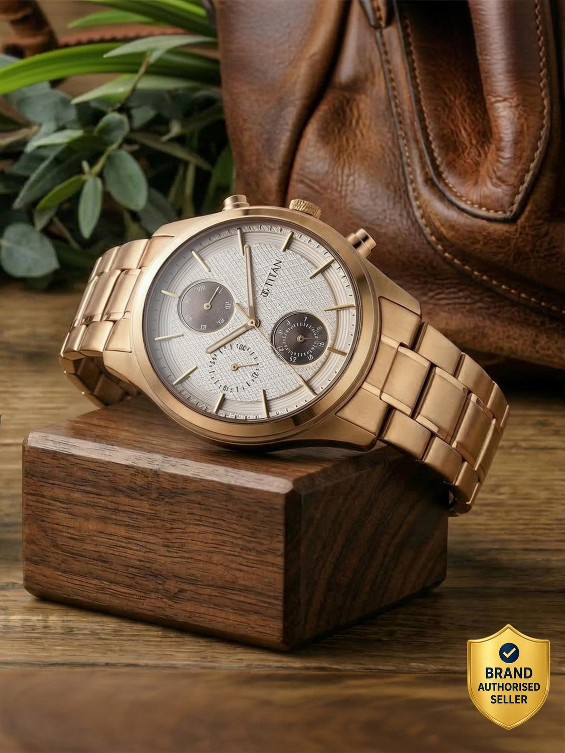 Image of Titan Titan Classique Neo Splash Classique Neo Splash with Cream Dial C Gold Stainless Steel Strap Analog Watch - For Men