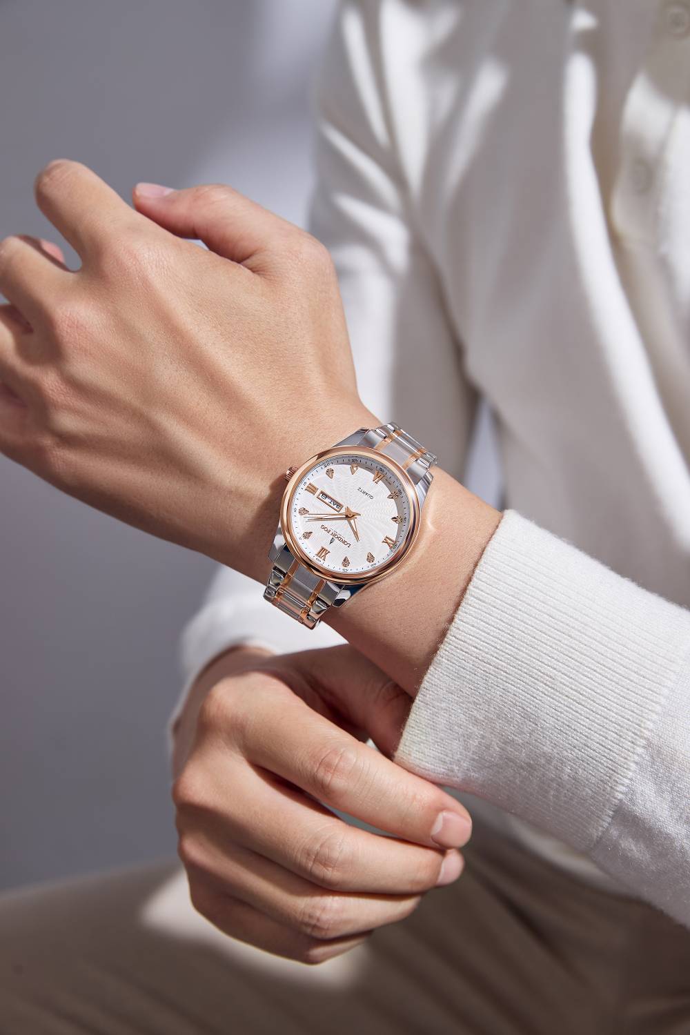 London Fog White Dial Day-Date Watch - Image 2