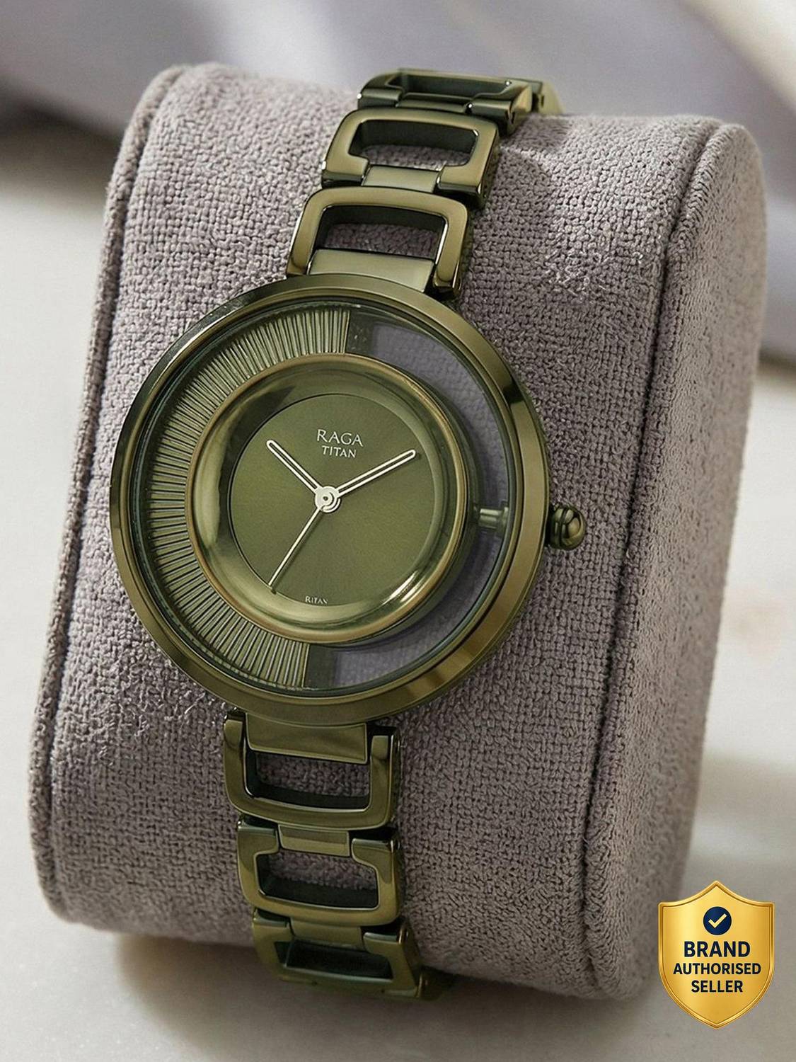 Titan NQ95140QM01 Titan Raga Moments Of Joy Green Dial Green MetalStrap Analog Watch - For Women