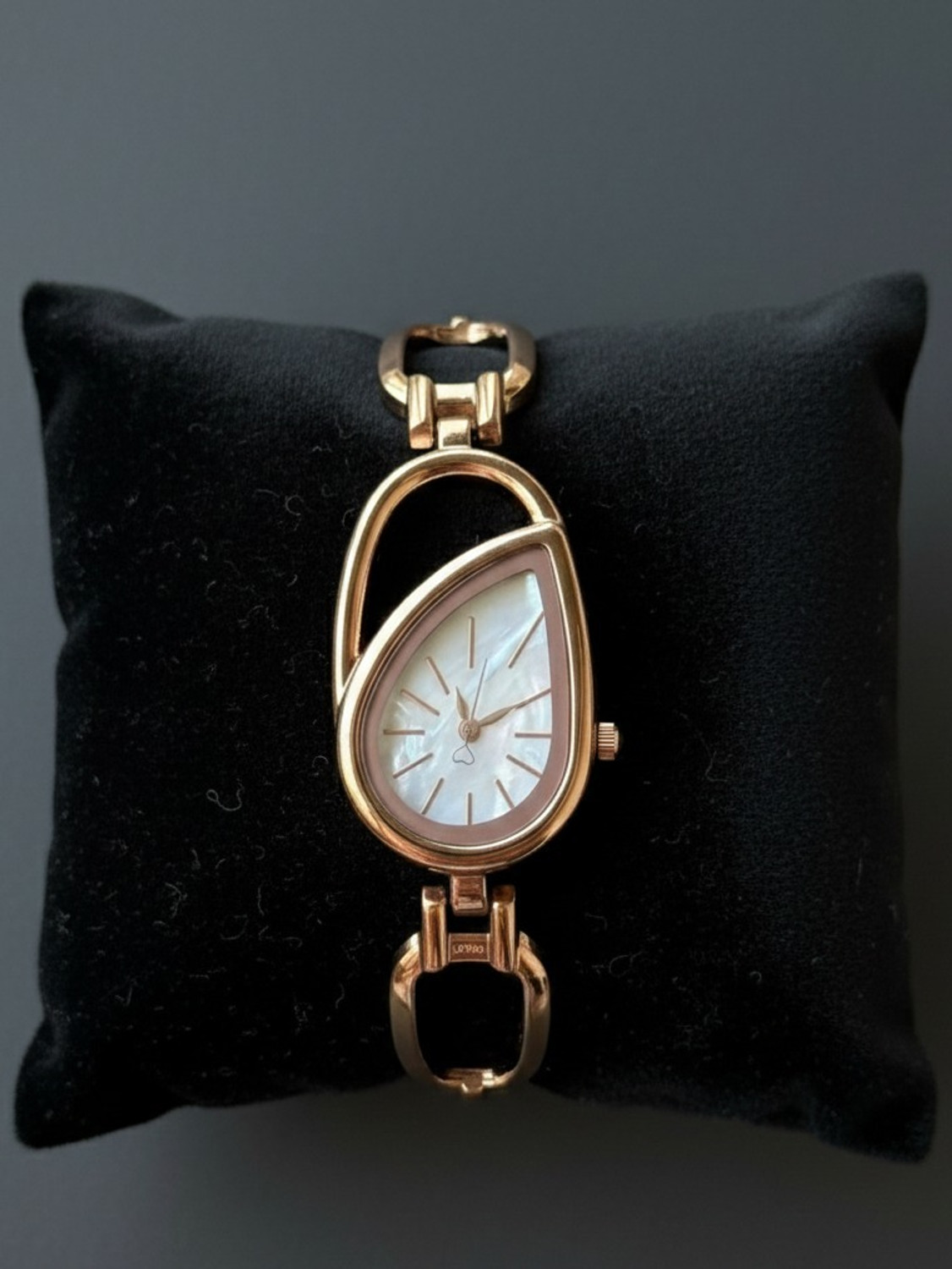 Image of Everglow Unique Teardrop Shaped Case Polished Silver Tone Bracelet. Pear Shaped Analog Watch For Women Analog Watch - For Girls