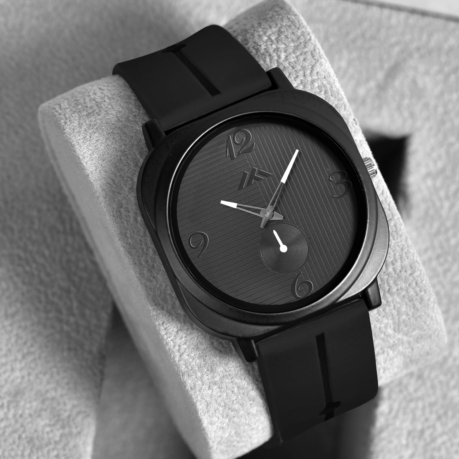 Image of Loretta LT-902 Black Stripped Design Dial & Silicone Belt with Magnetic Closure Waterproof Analog Watch - For Men