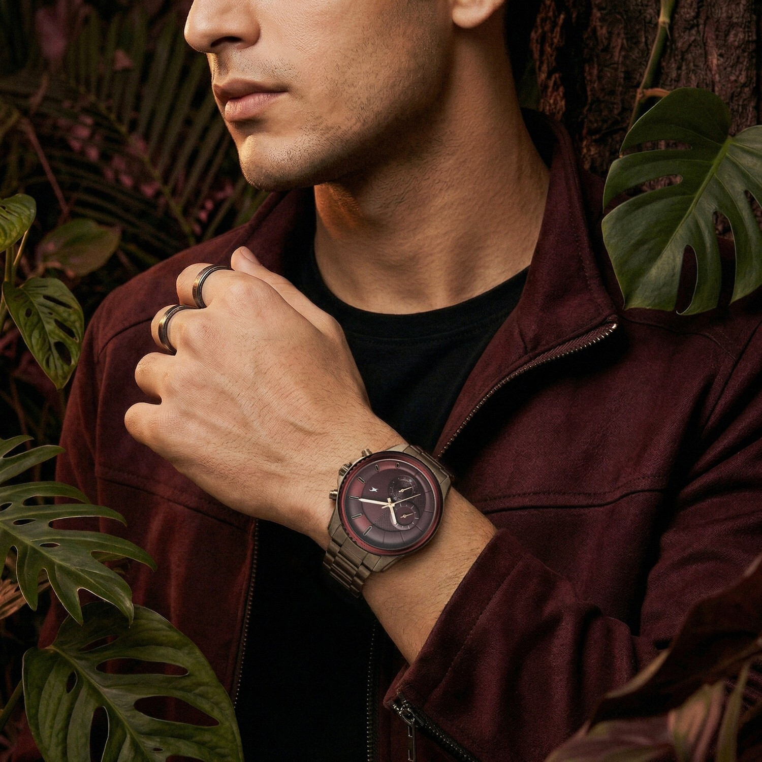 Image of Fastrack Wild Wild Chameleons Back Inspired Bezel With Maroon Stainless Steel Strap Analog Watch - For Men