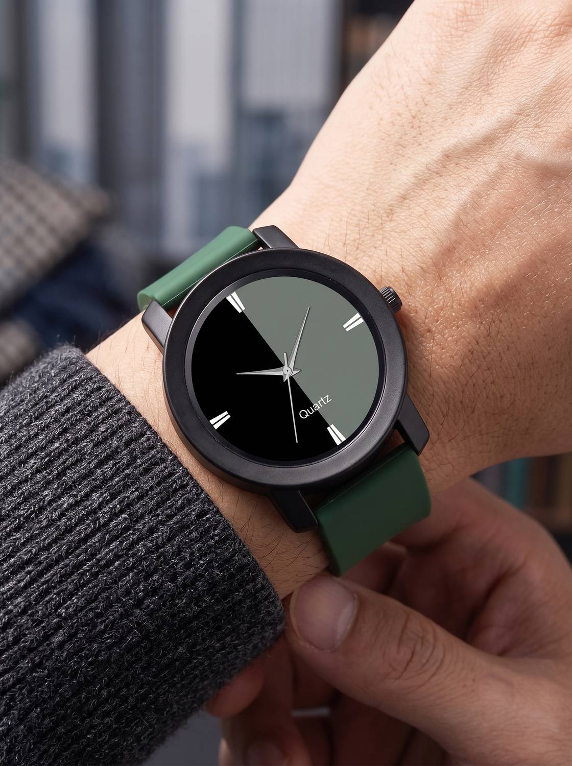 Praizy Times Silicon Strap Analog Watch - Men - Image 4