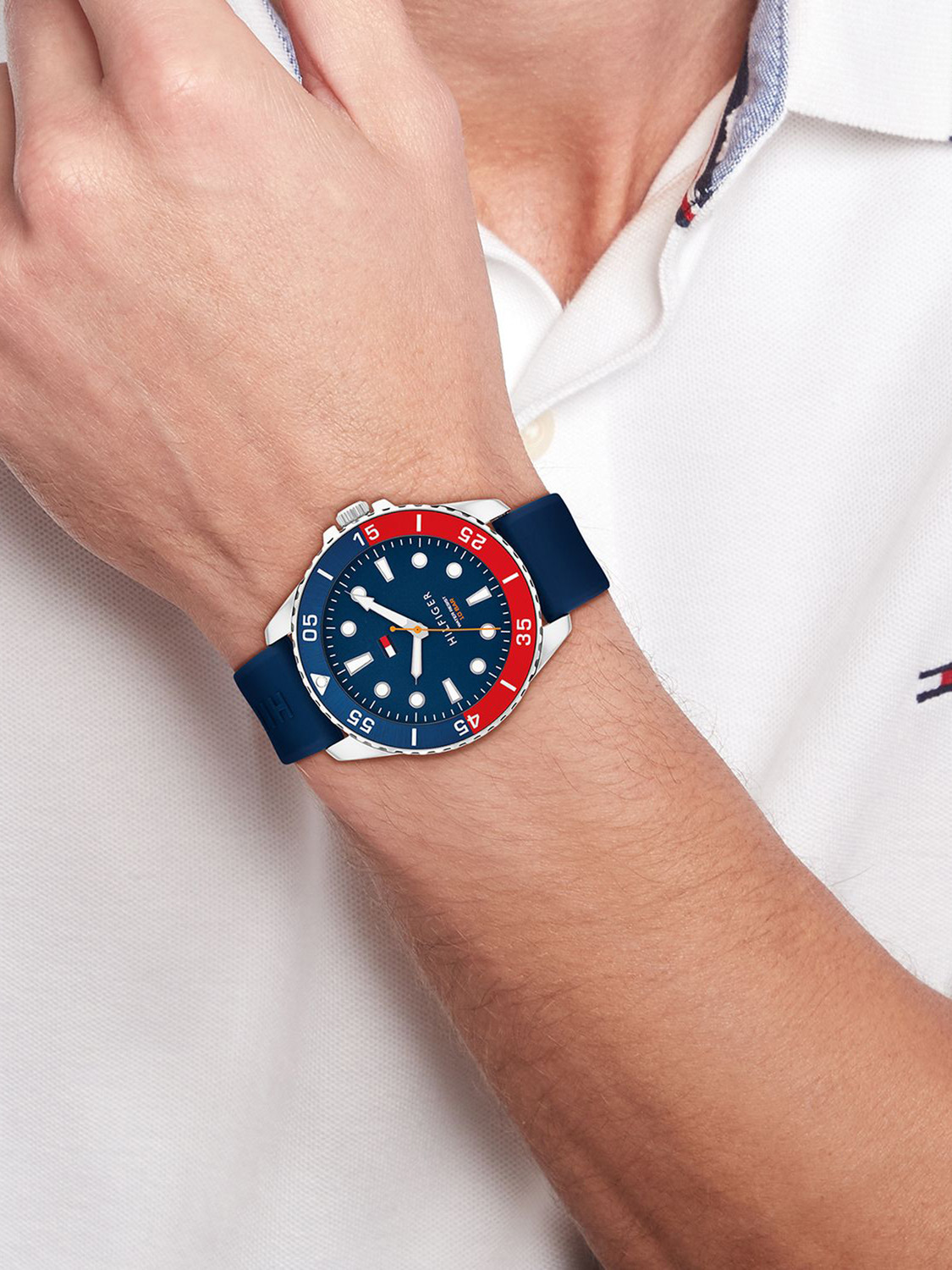 Image of TOMMY HILFIGER Tommy Hilfiger Oceanic Quartz Blue Round Dial Men's Watch / Analog Watch - For Men