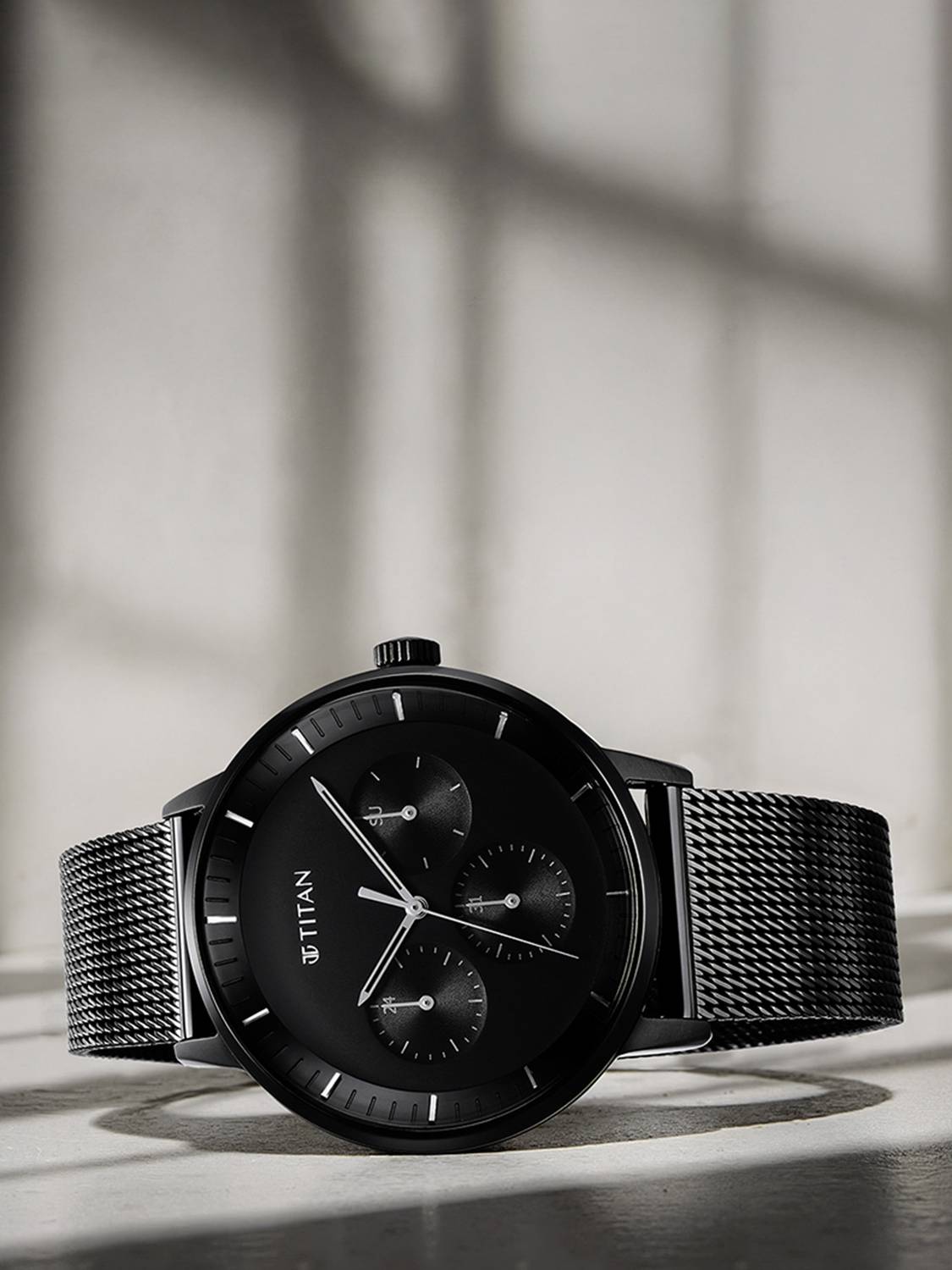 Titan Titan Modern Classics Titan ClaSSic Multifunction Black Dial