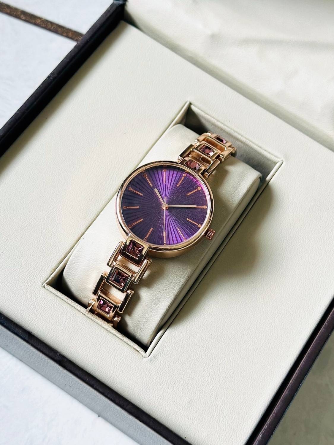 STOJIRA 421 mmGGky Purple Diamond Belt Analog Watch - Image 3