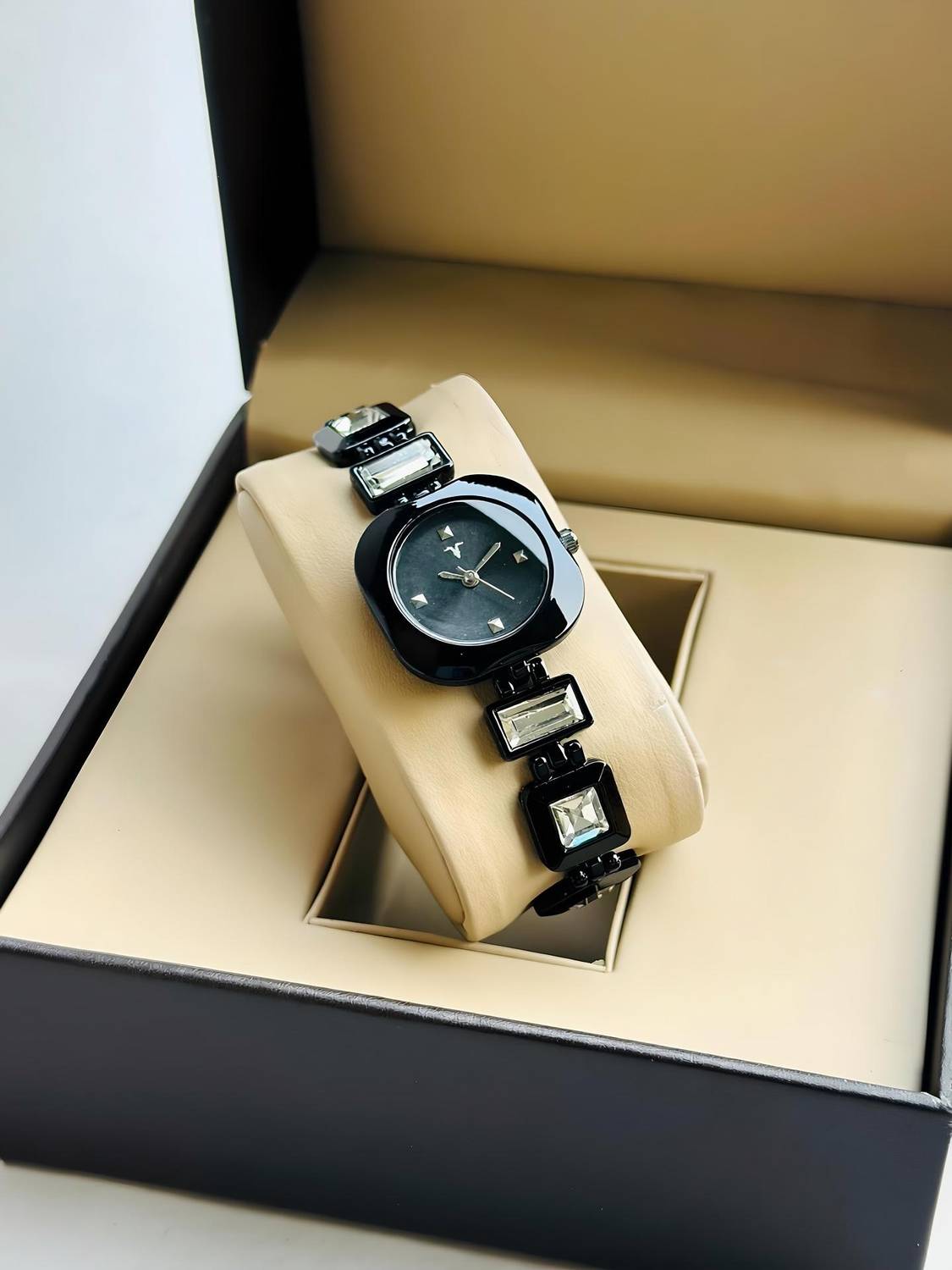Americanviber AV0032 Square Diamond Fully Black Finish Attractive And Stylish For All Occasions Analog Watch  - For Girls