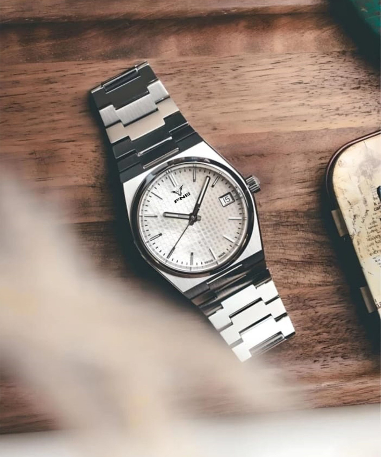 Image of house of common FN-2531 Signature Silm Series Comfortable Slim Chain Analog Quartz Analog Watch - For Men