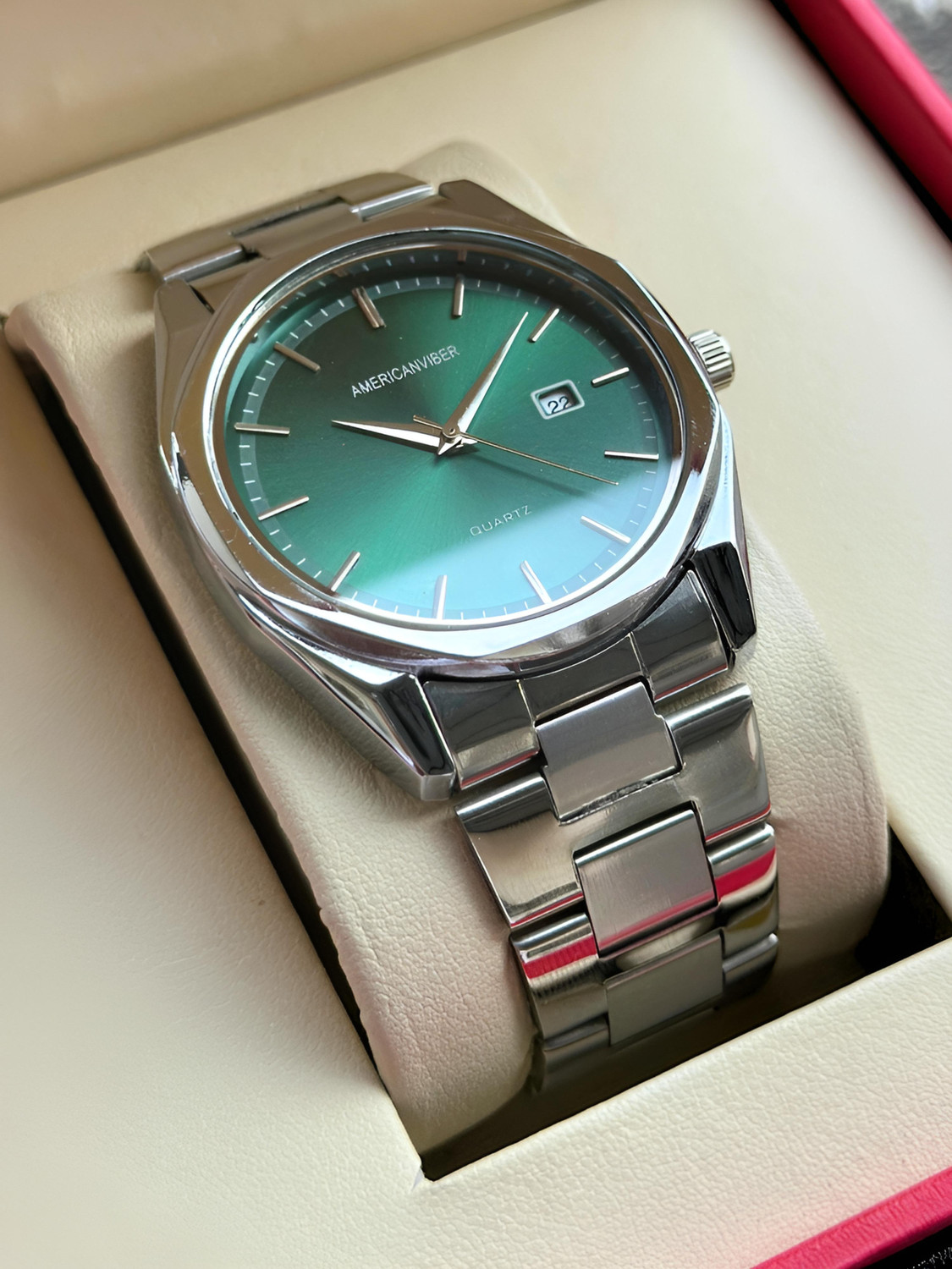 Image of Americanviber AVM0040 Men's Solid Plan Dial Quartz Watch with Adjustable Stainless Steel Belt Analog Watch - For Men