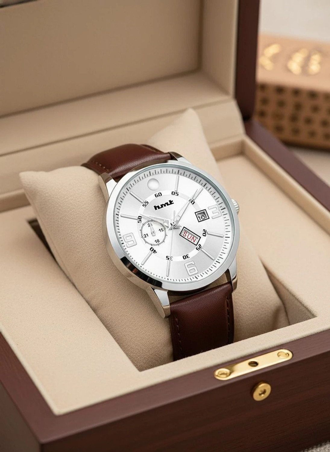 Image of HMT HM008072 Pemium Silver Day&Date Dial HM008072 Analog Watch - For Men