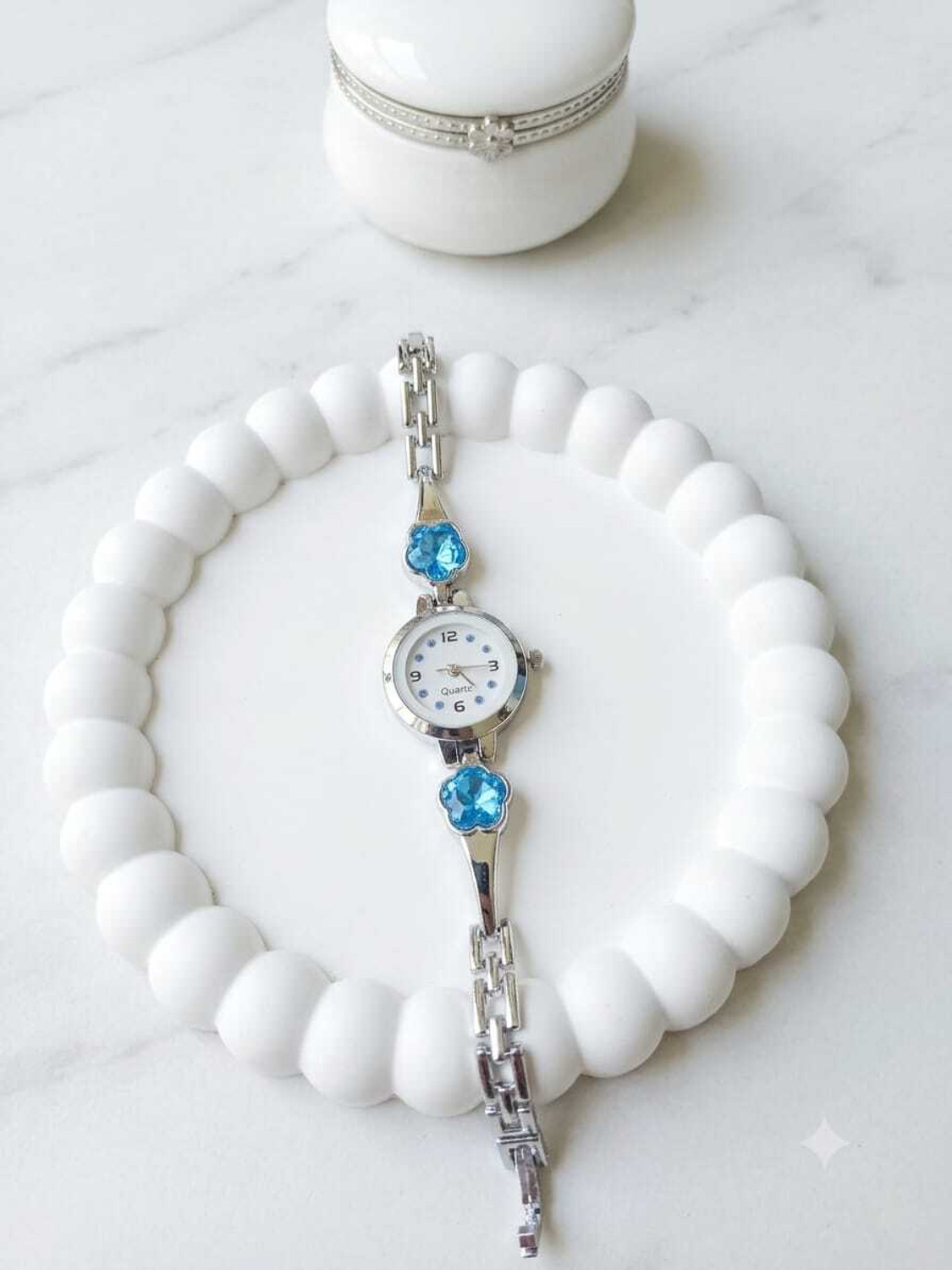 Image of HARYANVISAAJ WOMEN STYLISH SILVER TONE BRACLET WATCH Analog Watch - For Women