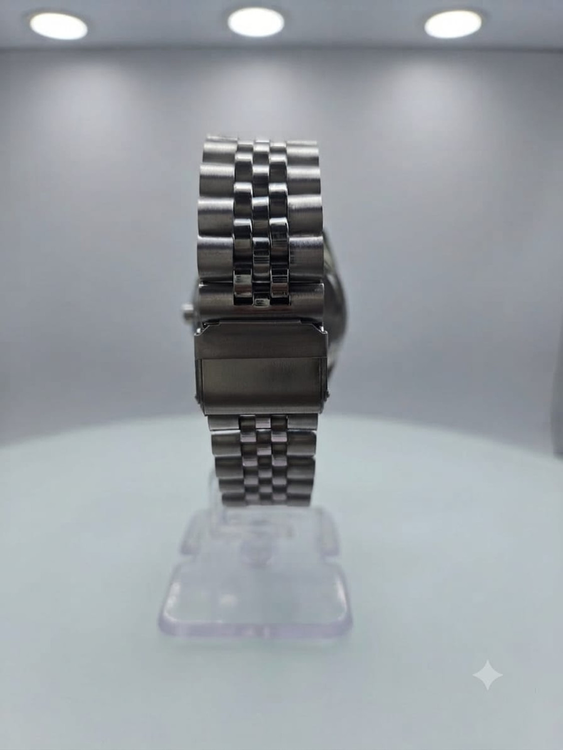 Image of Anika ROLXQ FORMAL SILVER STRIP GREEN DAIL 5544 ROLXQ FORMAL SILVER STRIP GREEN DAIL 5544 Analog Watch - For Men