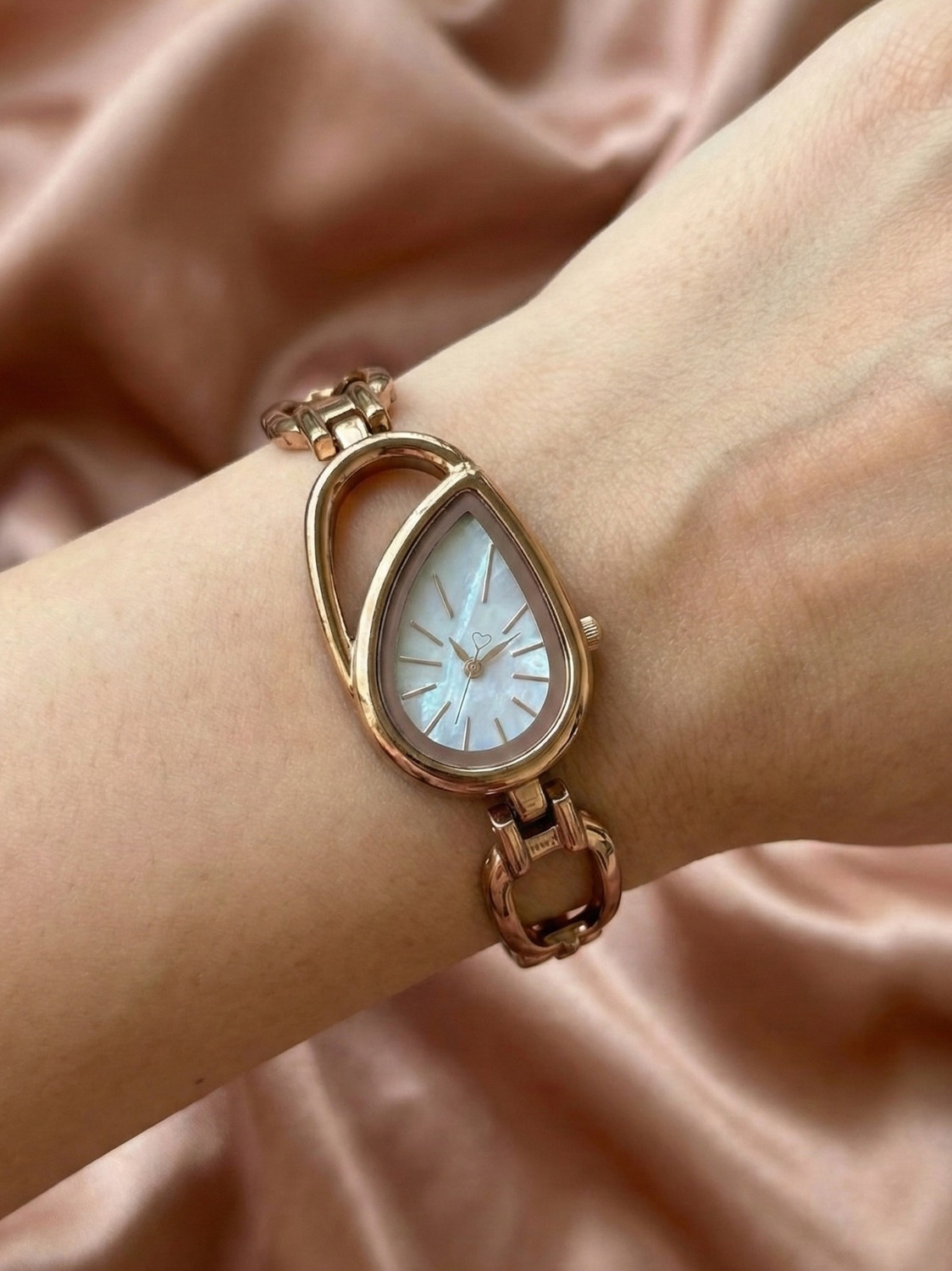 Image of Everglow Unique Teardrop Shaped Case Polished Silver Tone Bracelet. Pear Shaped Analog Watch For Women Analog Watch - For Girls