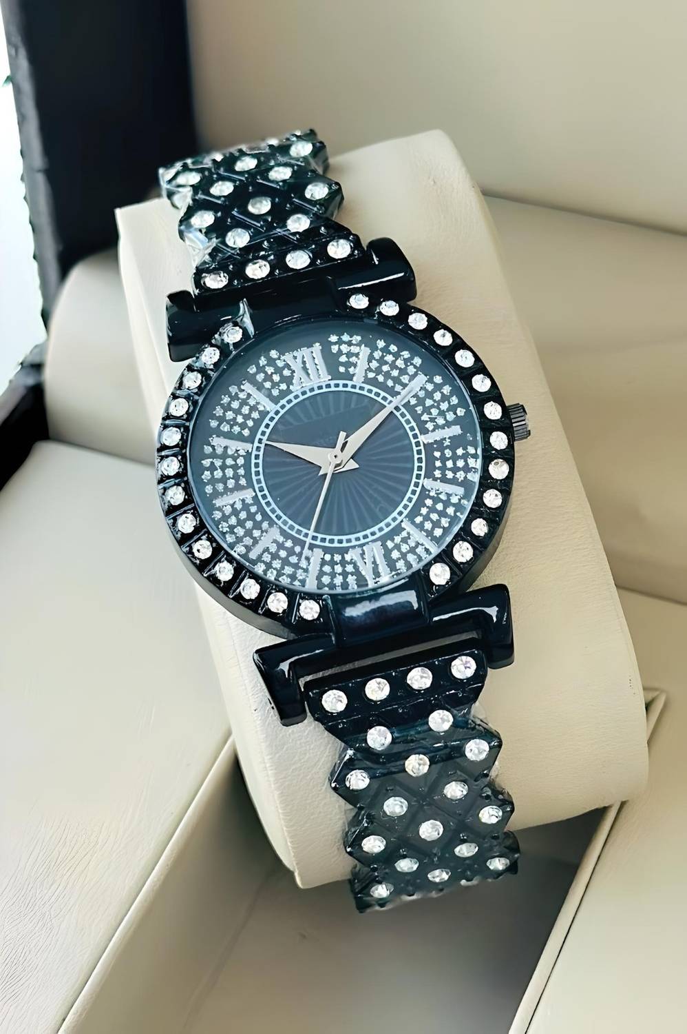 ILOZ 4215565gfgfiiu Luxury New Fashion black Diamond Bracelet Belt watches for Ladies Girls Analog Watch - For Women