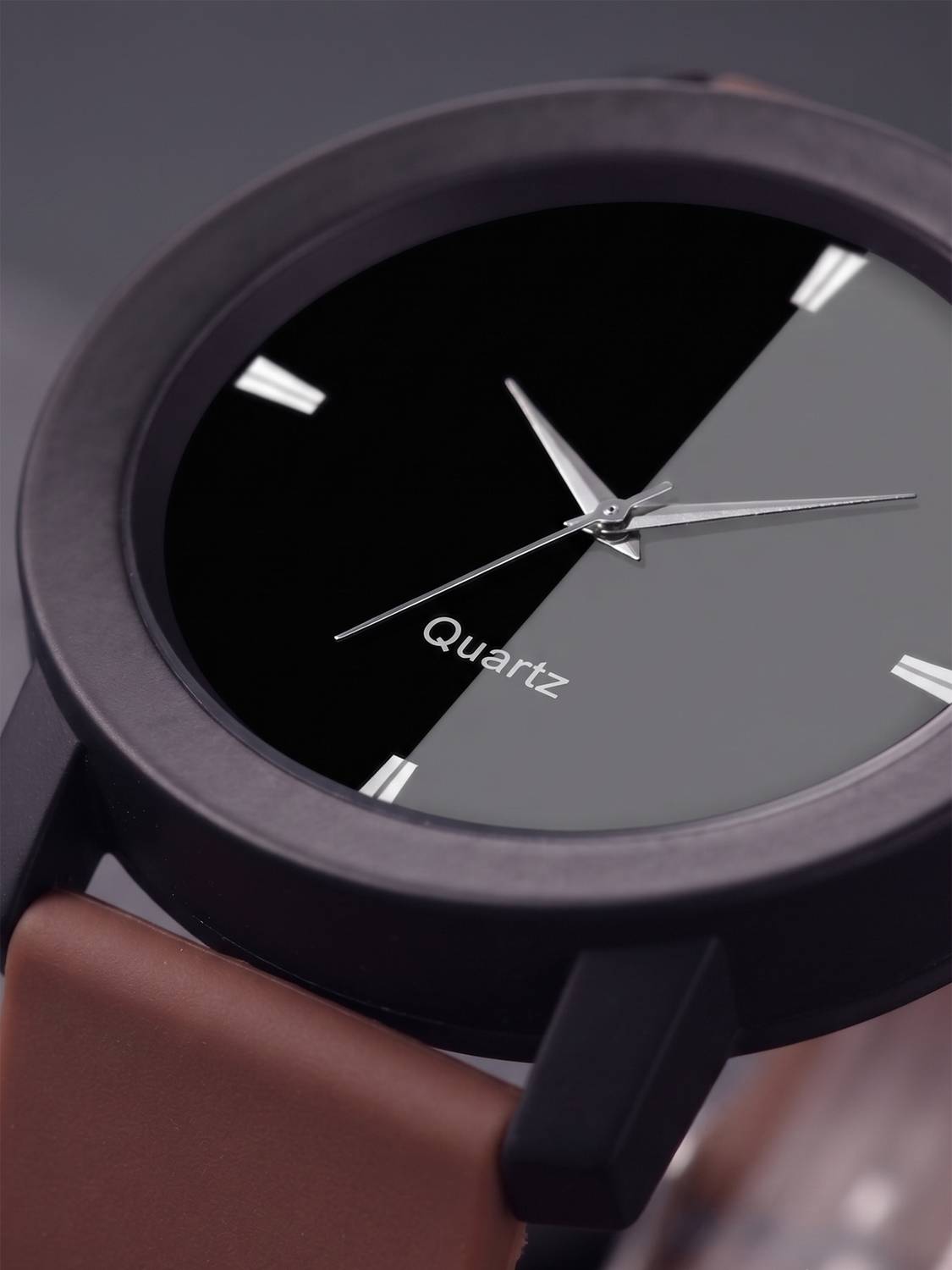 Praizy Times Silicon Strap Analog Watch - Men - Image 2