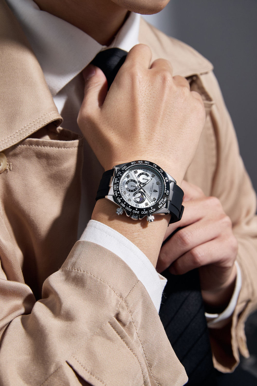Image of London Fog Silver Dial Black SiliconeStrap Metal Case Tachymeter Bezel Chronograph Function Bond Collection Silver Dial Silicone Strap Tachymeter Bezel Chronograph Function Analog Watch - For Men