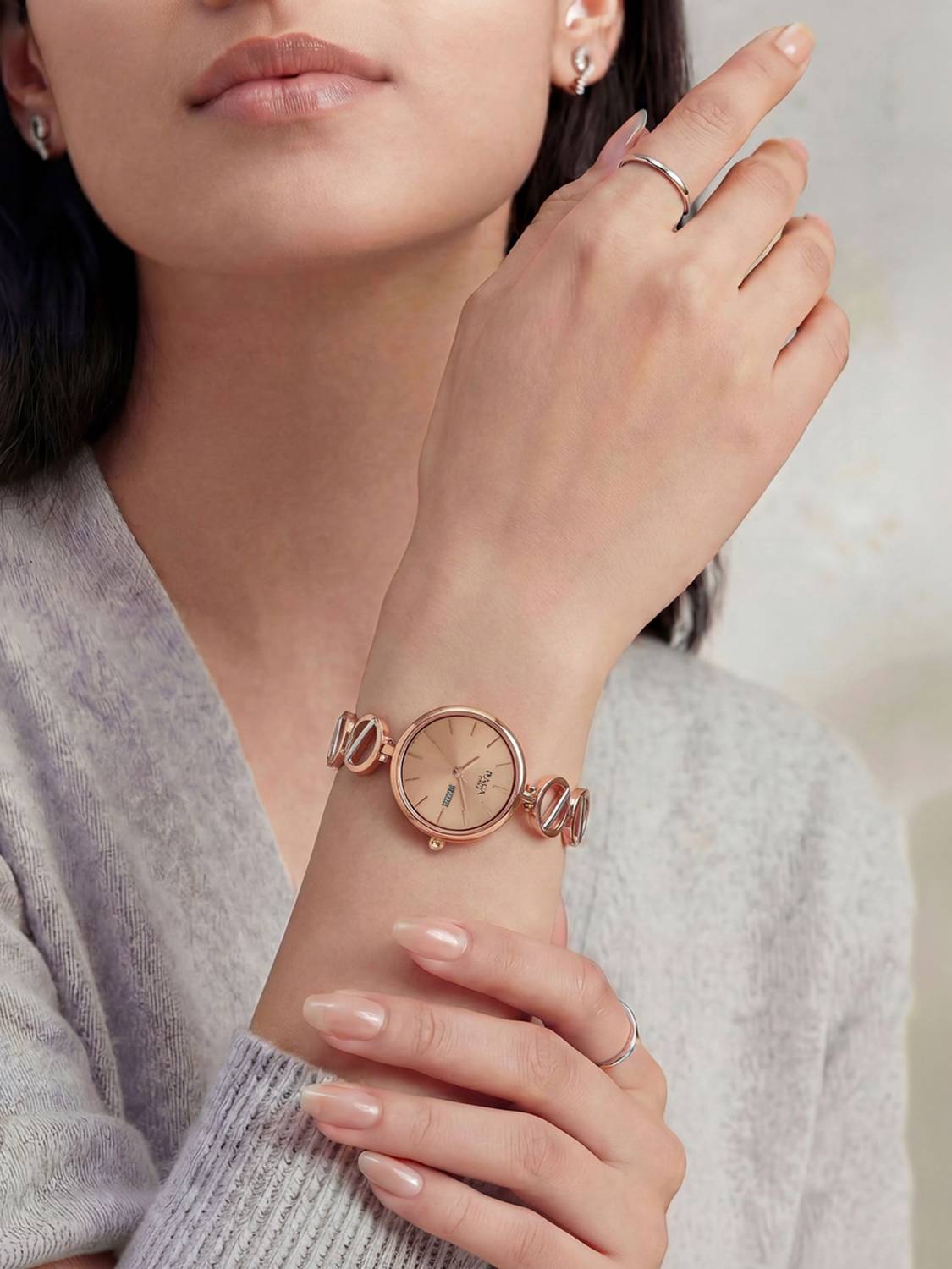 Titan Raga RoseGold Dial Silver MetalStrap Watch - Image 4