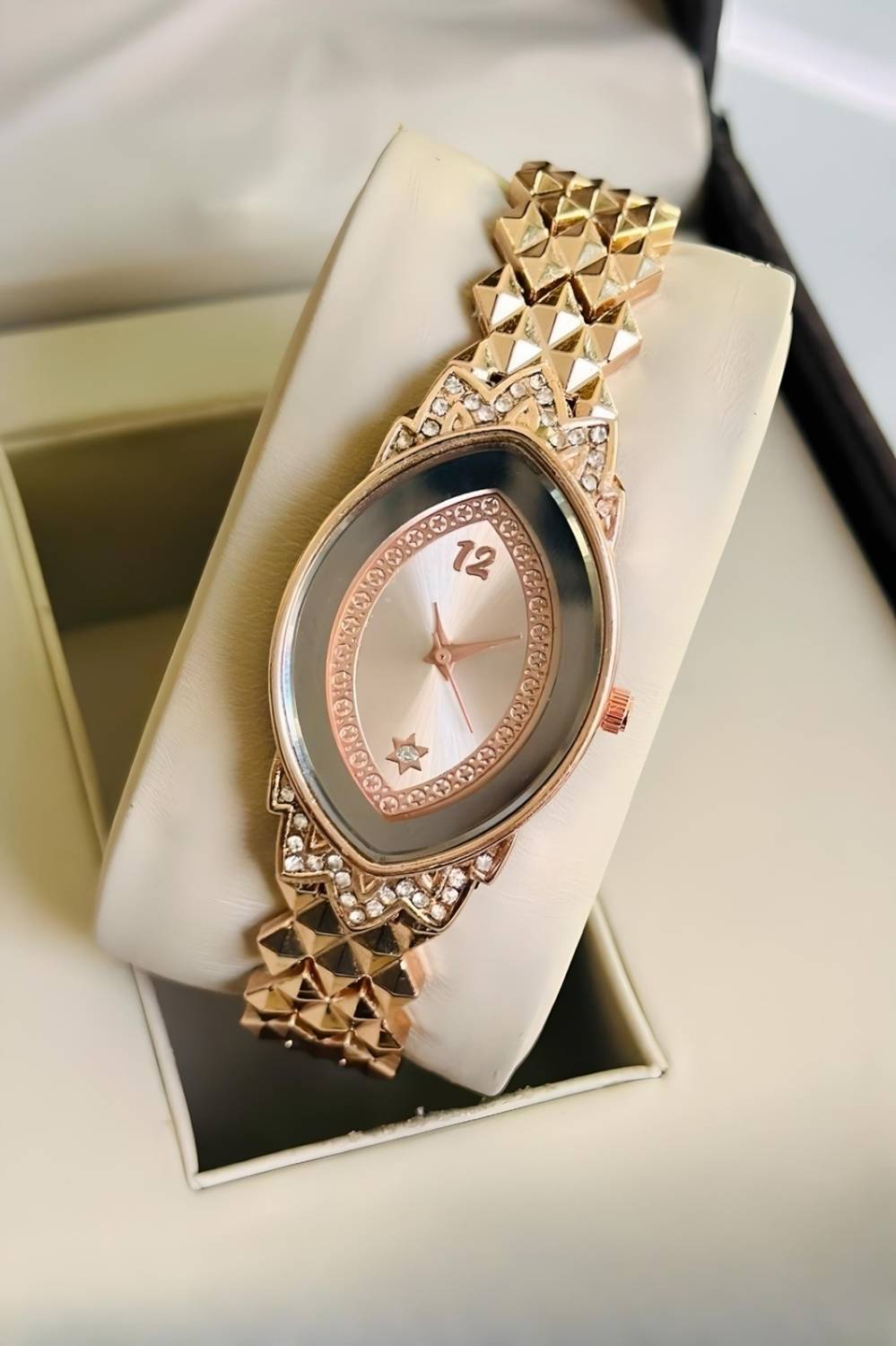 Americanviber DRW025 Almond Shape Dial Premium Wrist Watch – Elegant Design for All Occasions Analog Watch - For Women