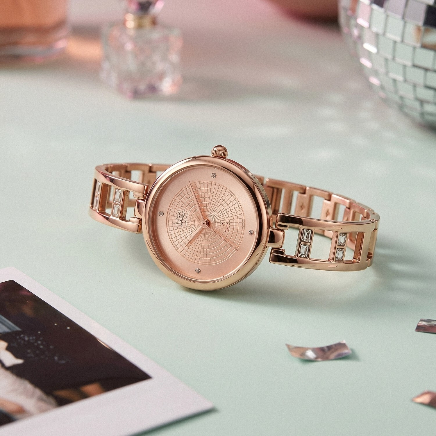 Image of Fastrack Fastrack Vyb Seeker Fastrack Vyb Seeker Quartz Rose Gold Dial Rose Gold Alloy Strap Analog Watch - For Women