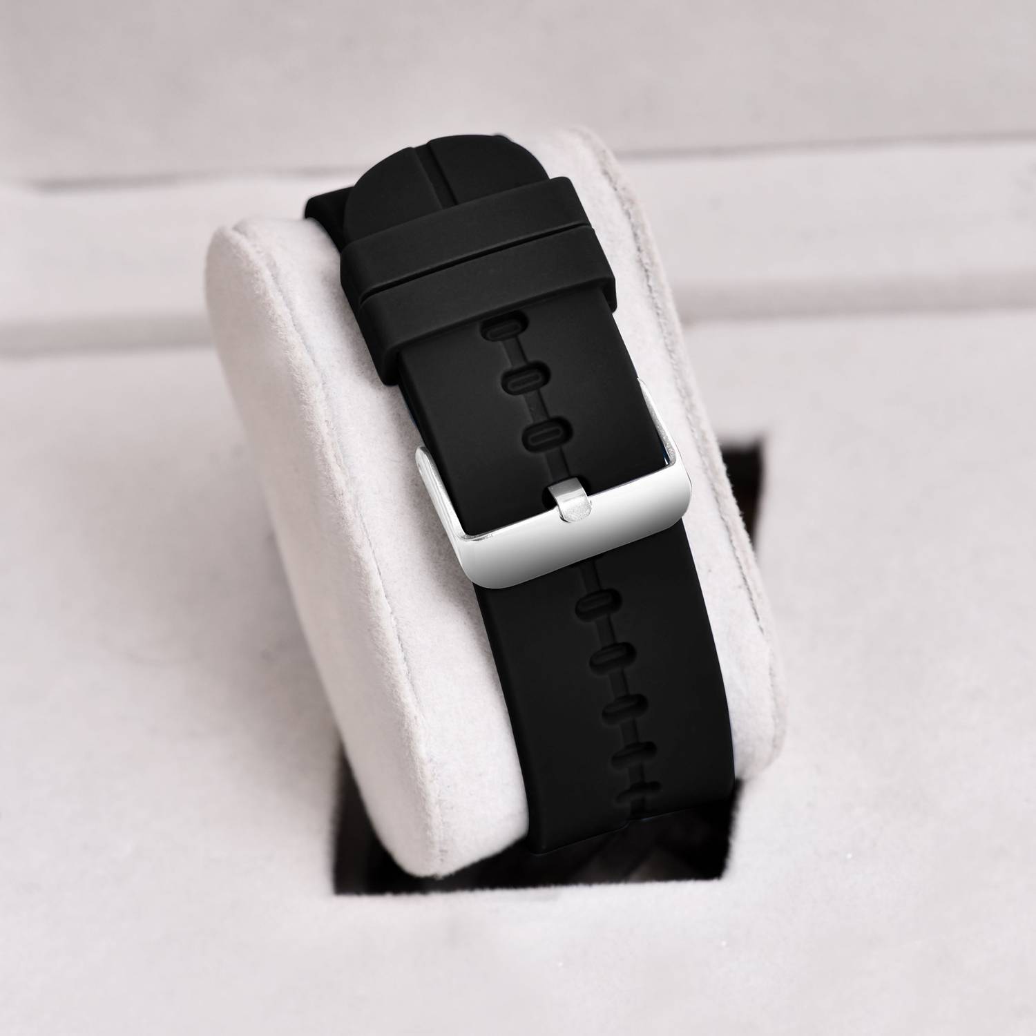 PRAIZY Square Dial Silicone Strap Analog Watch - Men - Image 4