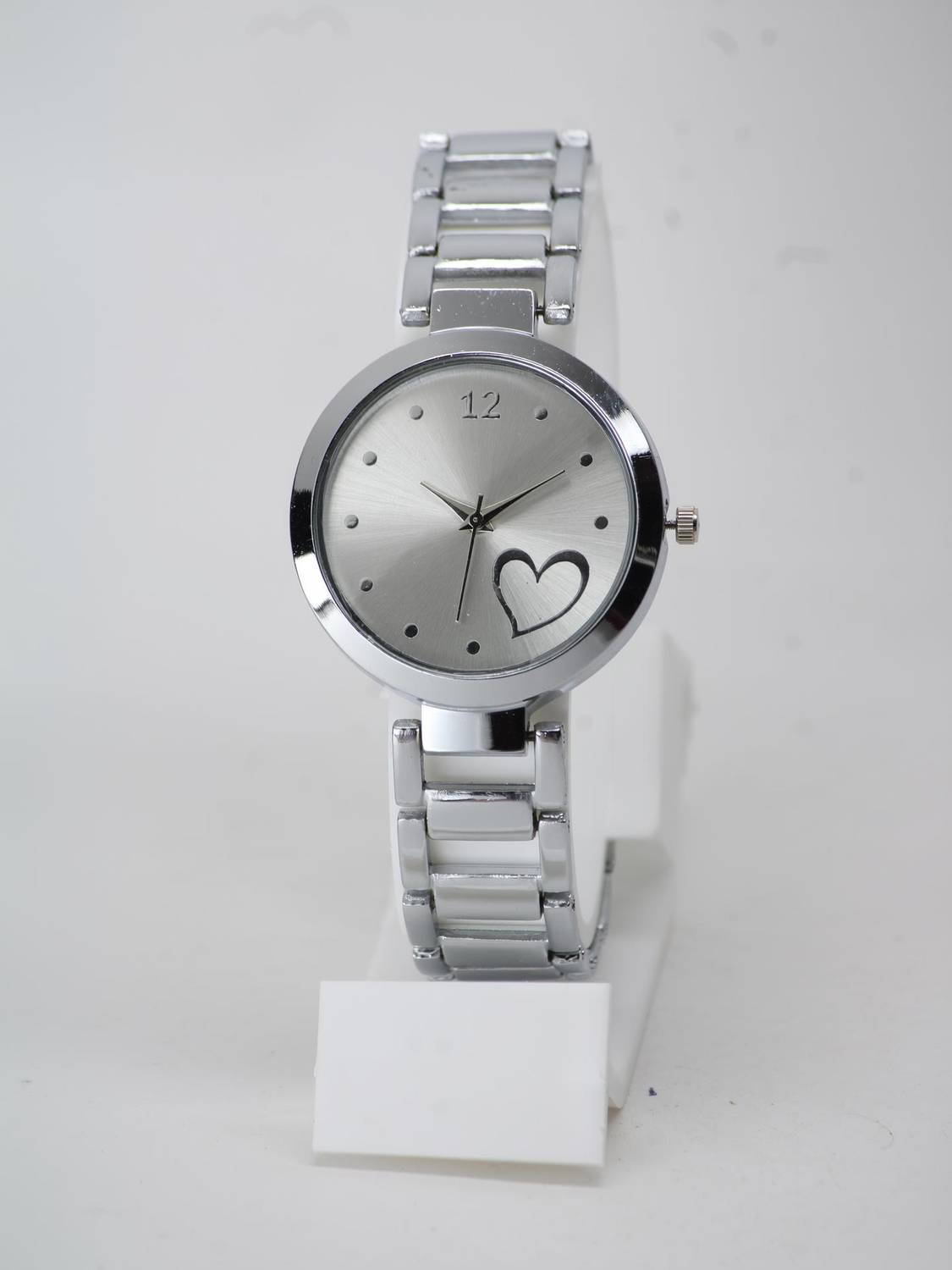 BHAKTVATSAL Best Quality Round Dial With Stainless Steel Chain Strap Analog Watch  - For Girls Heart Design