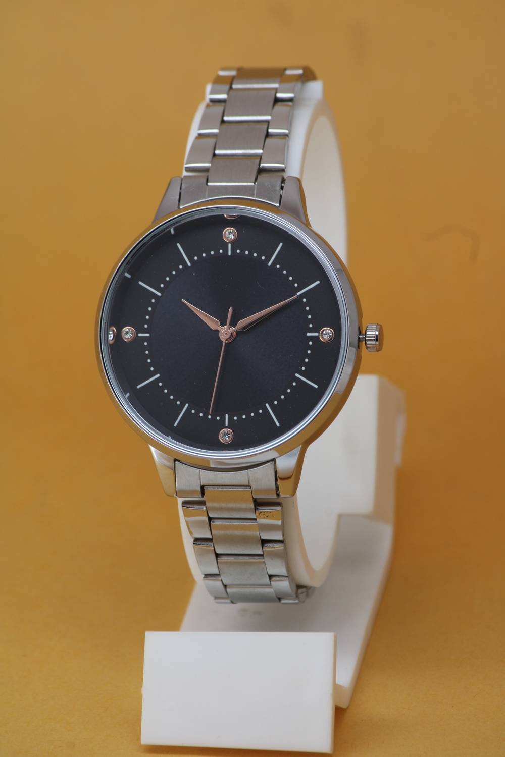 BHAKTVATSAL High Quality Round Shape Dial With Stainless Steel Chain High Quality Round Shape Dial With Stainless Steel Chain Analog Watch  - For Girls