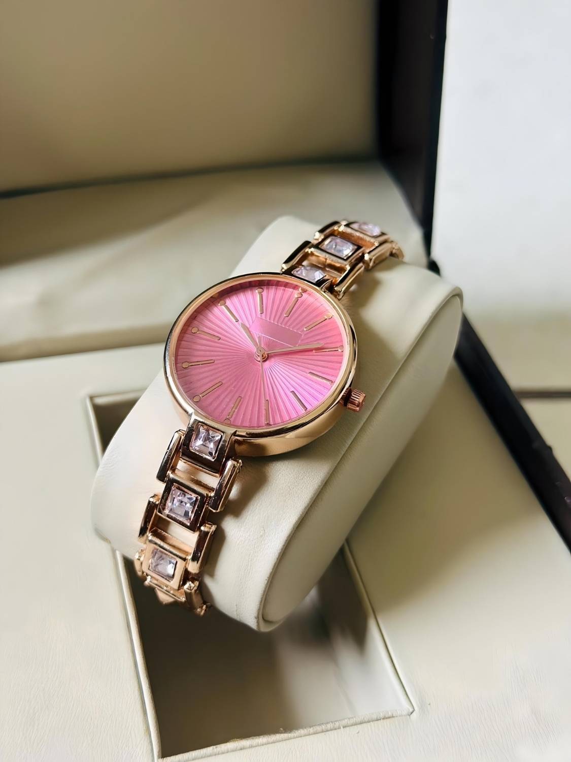 ILOZ 4215565gGHFHgfg New Model pink party wear Ladies fashion Quartz wrist Watch For Girls Analog Watch  - For Women