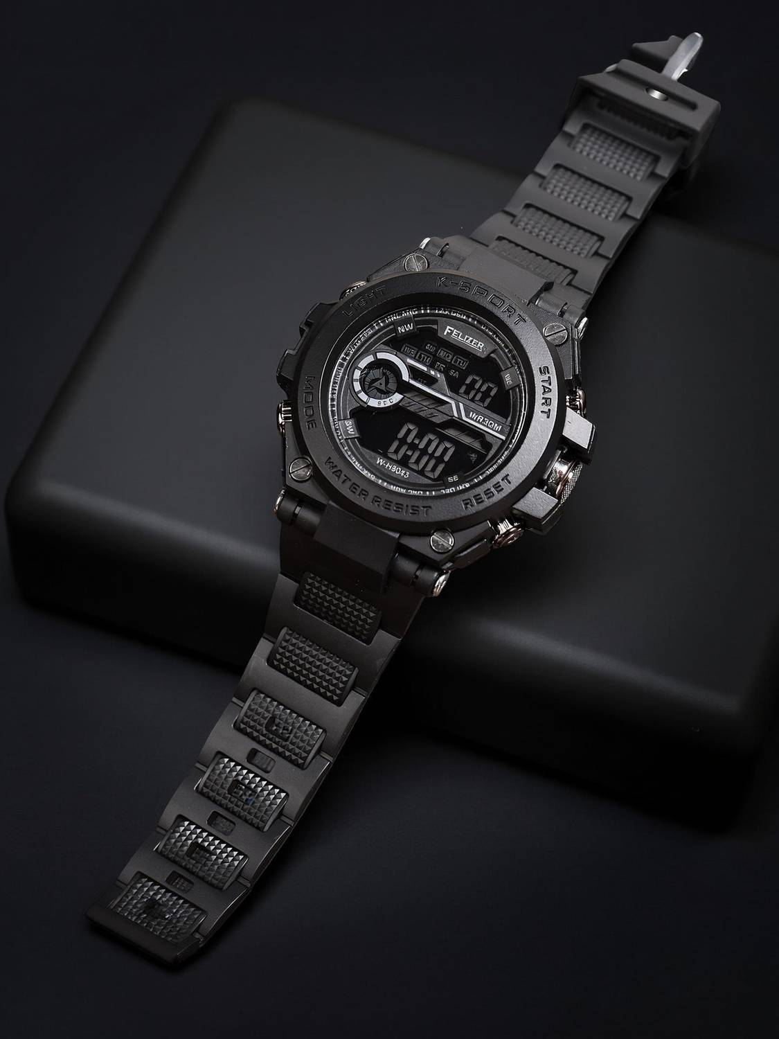 Felizer Black Digital Watch for Men - Image 1