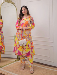 😁Hello🙋‍♂️ - ShareChat