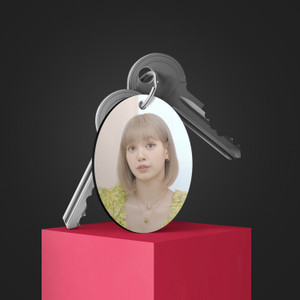 Niki Enterprises Blackpink Lisa Member Keychain ( with 8 Photocards ...