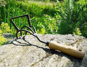 Fieldstar Culti-Weeder with Short Wooden Handle (Hand Grabber) Hand ...