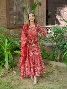 LIBAS Women Kurta Dupatta Set