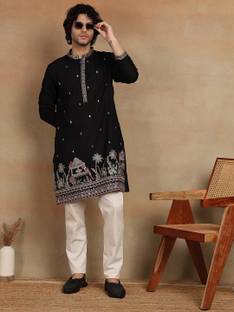 House of Pataudi Men Embroidered Straight Kurta