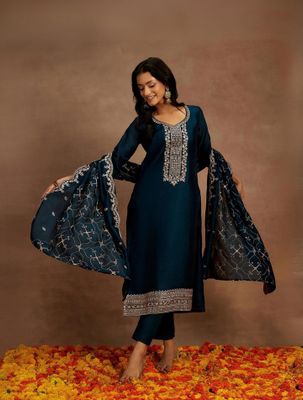 Women Silk Blend Kurta Pant Dupatta Set