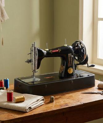 USHA Anand Without Cover Manual Sewing Machine 1 built-in stitches 850 spm 2 Year Warranty Black