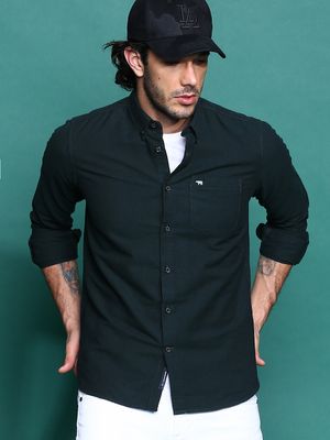 Men Slim Fit Solid Spread Collar Casual Shirt