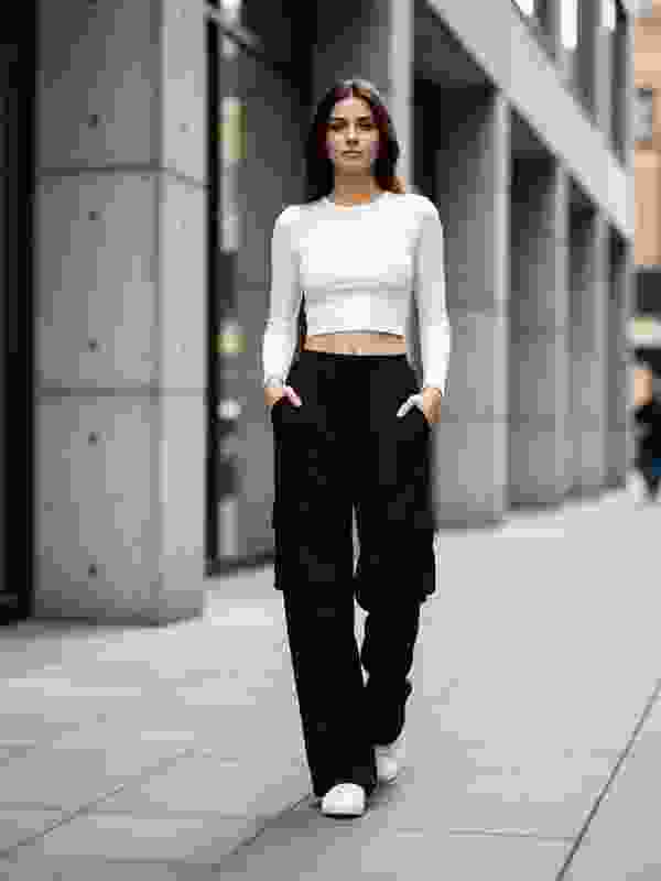 DHOISE Regular Fit Women Black Trousers